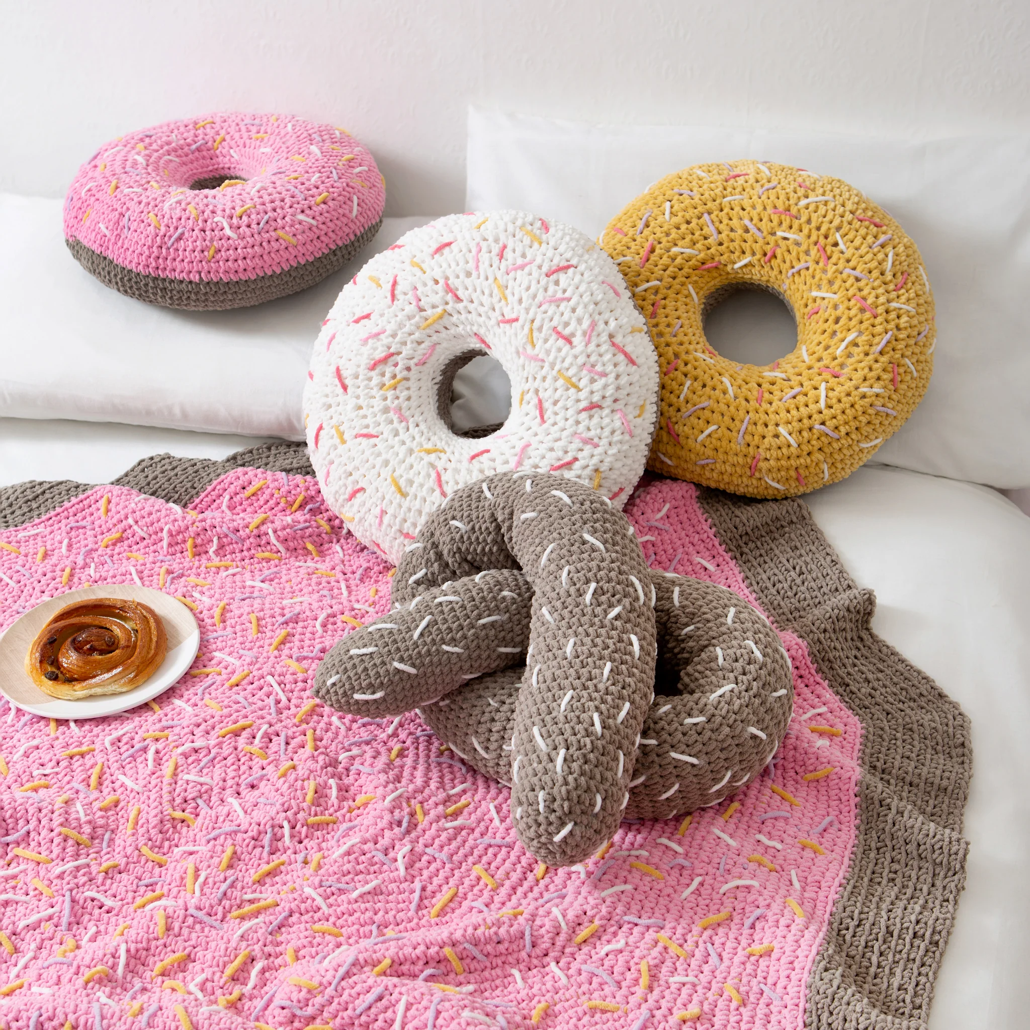 Giant Pretzel Cushion Crochet Kit - Image 5