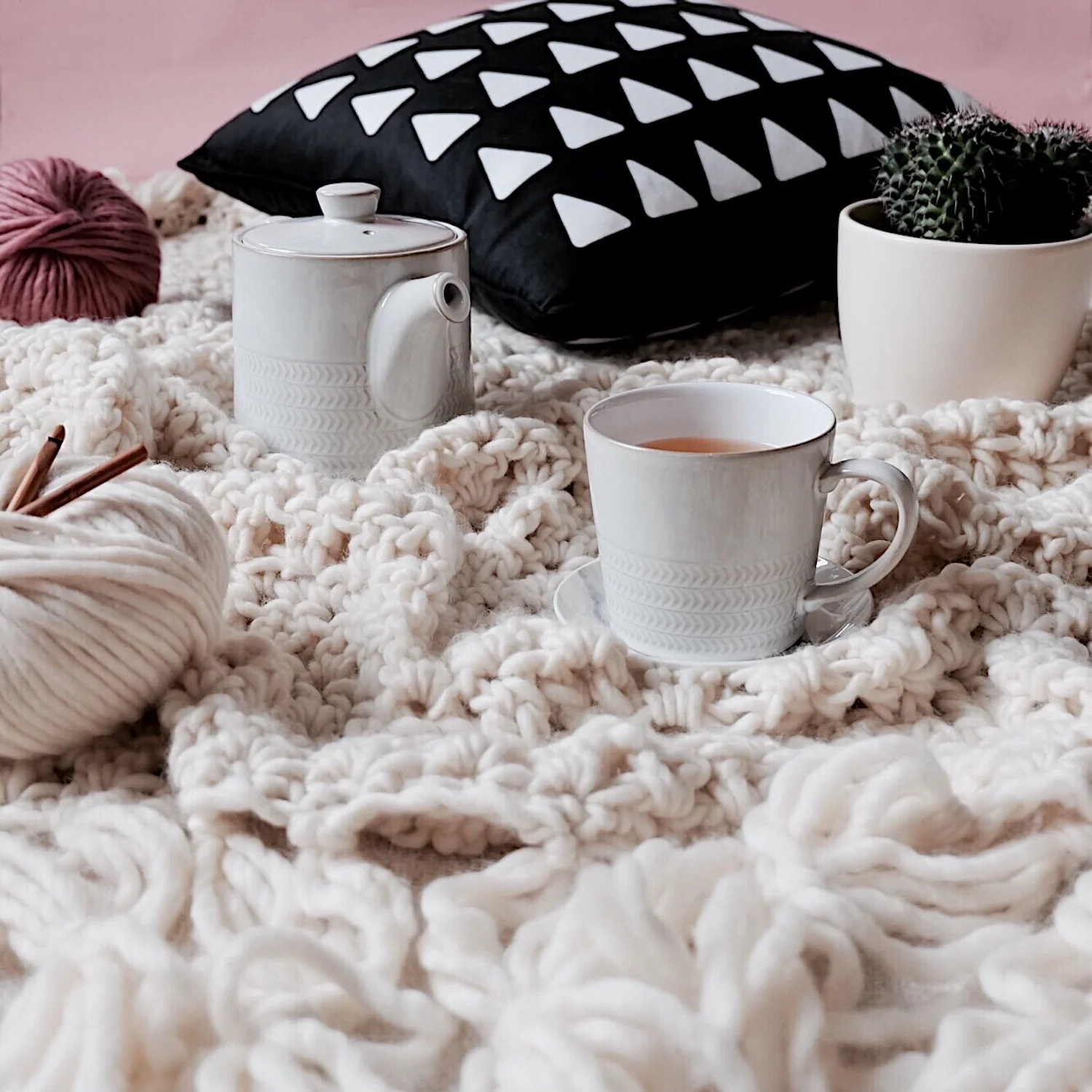 Skye Tassel Throw Crochet Kit - Image 3