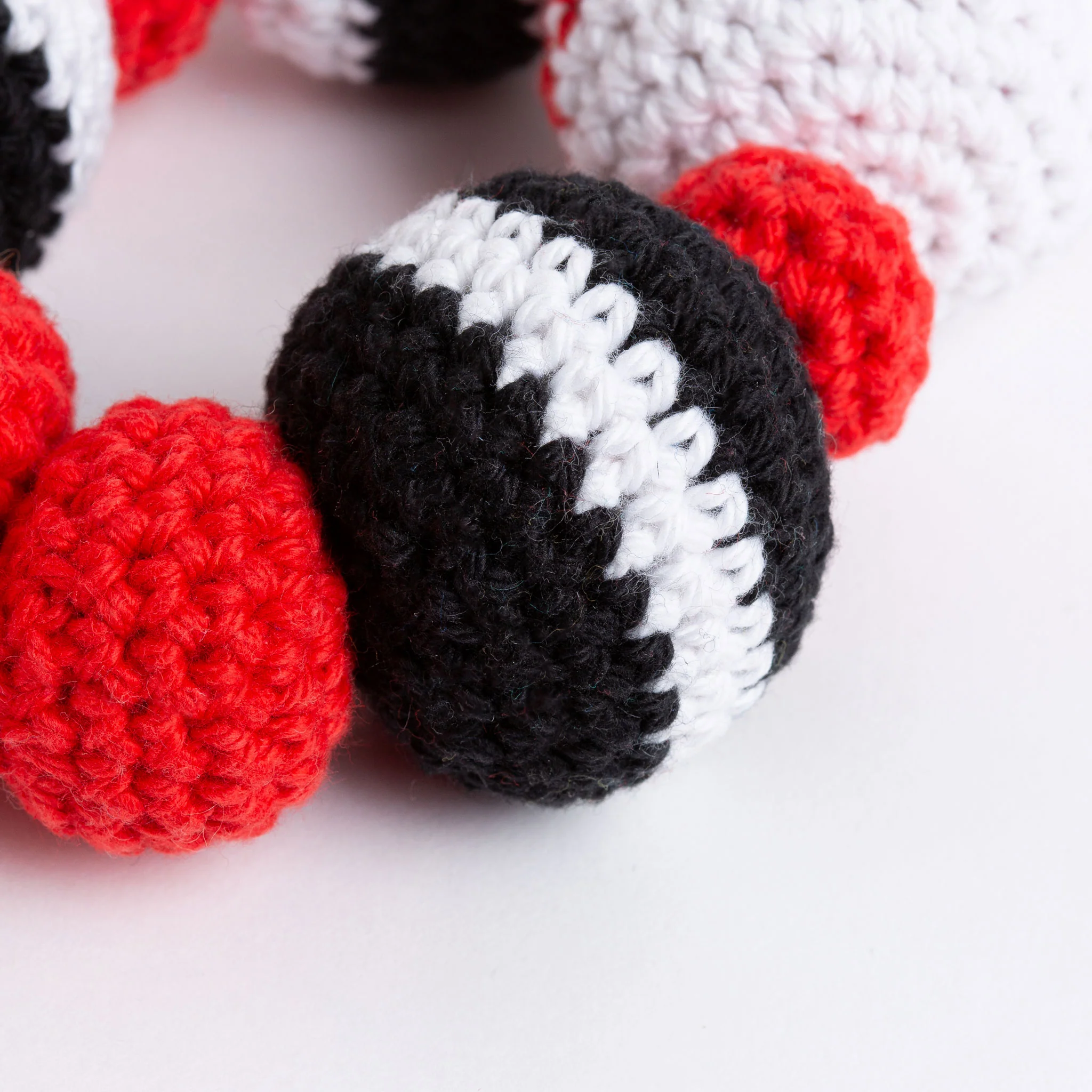 Tricolour Bubble Baby Toy Crochet Kit - Image 4